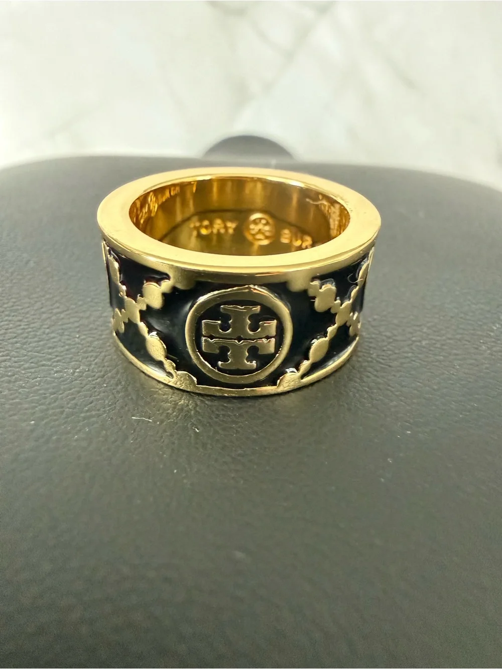 Tory Burch | Black Enamel & Gold Logo Band Ring | Size 7